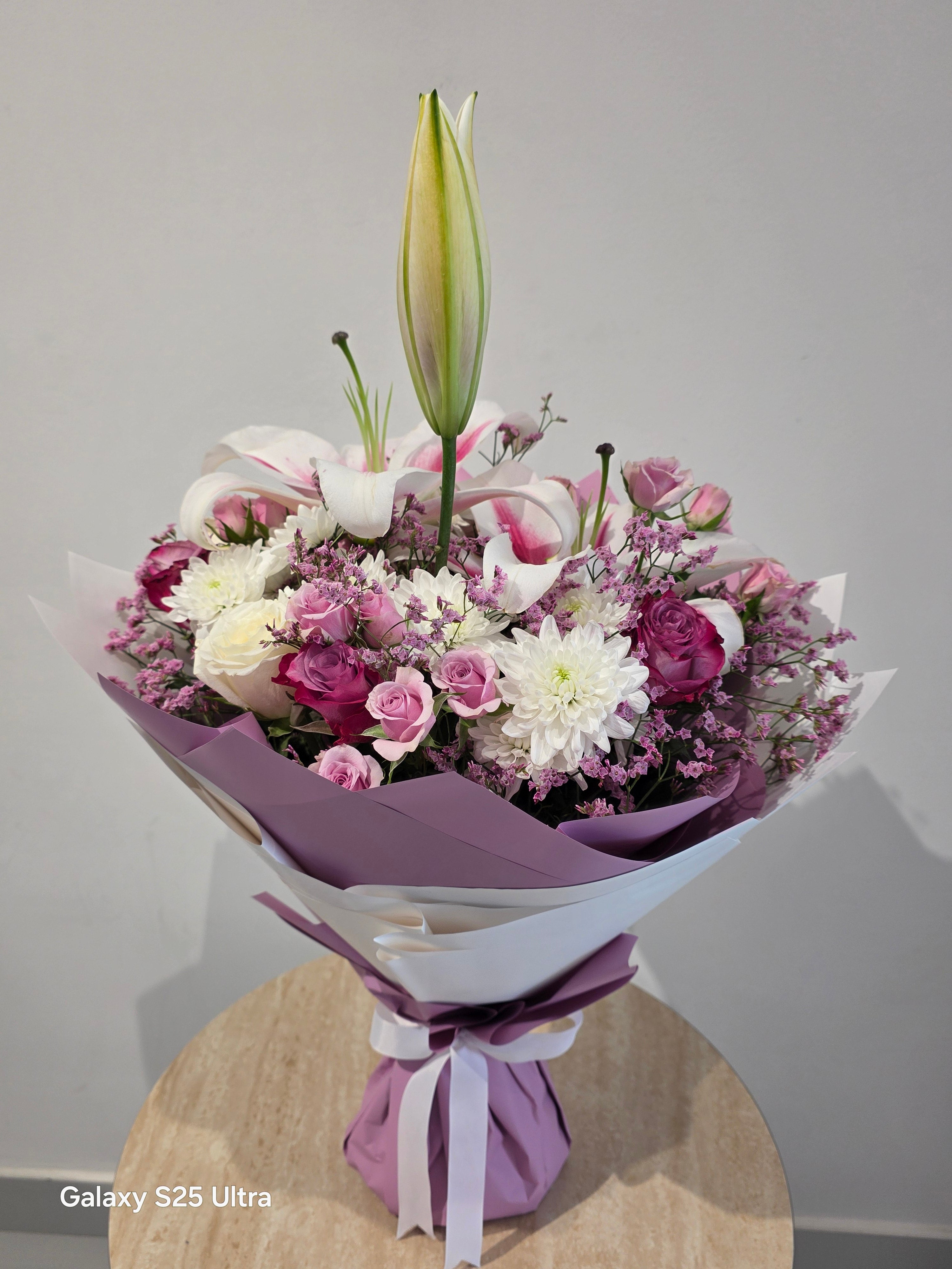 يمكن تغير لون الغلاف والورد