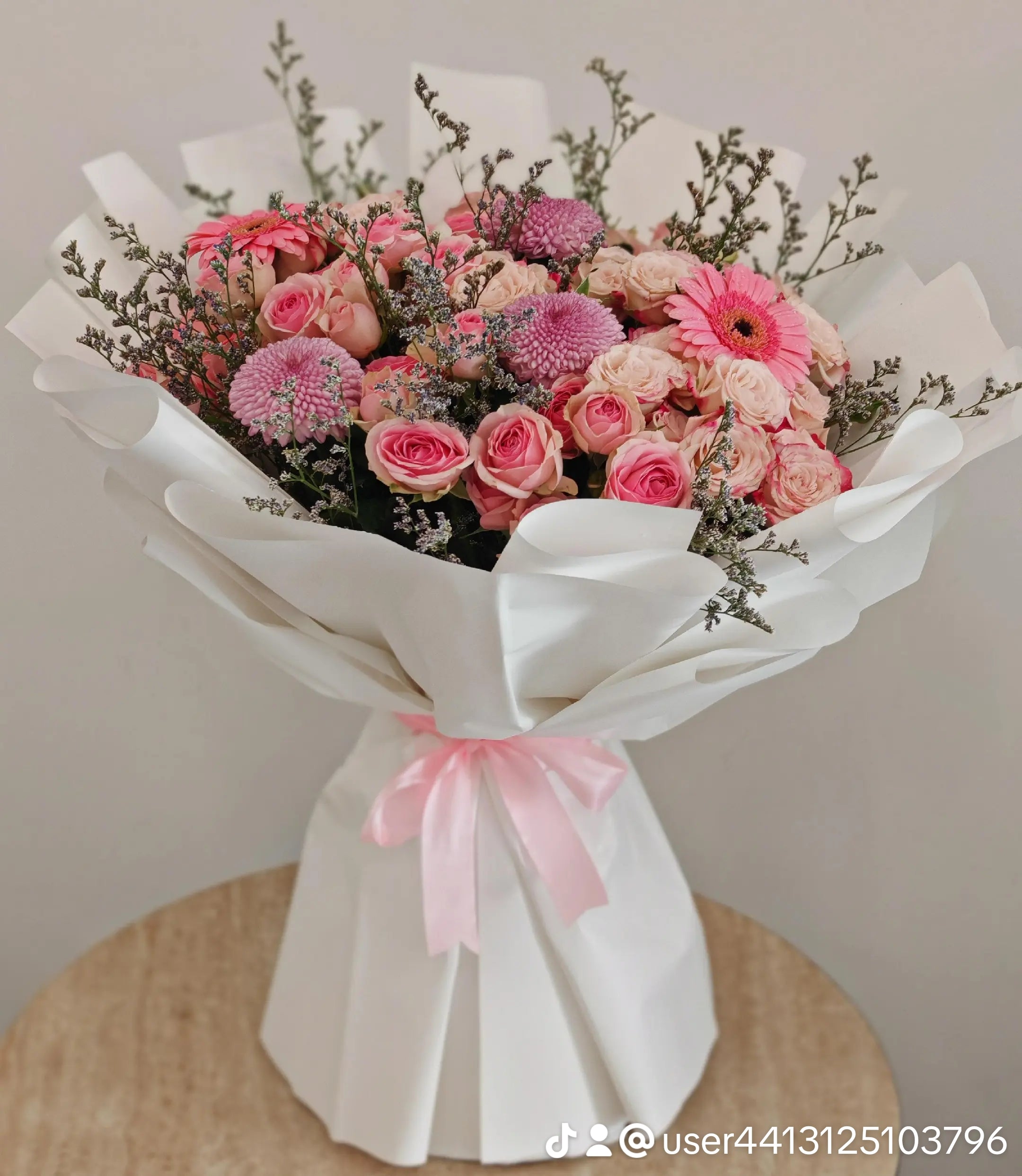 Rose Soufflé – Pink & Ivory Dome