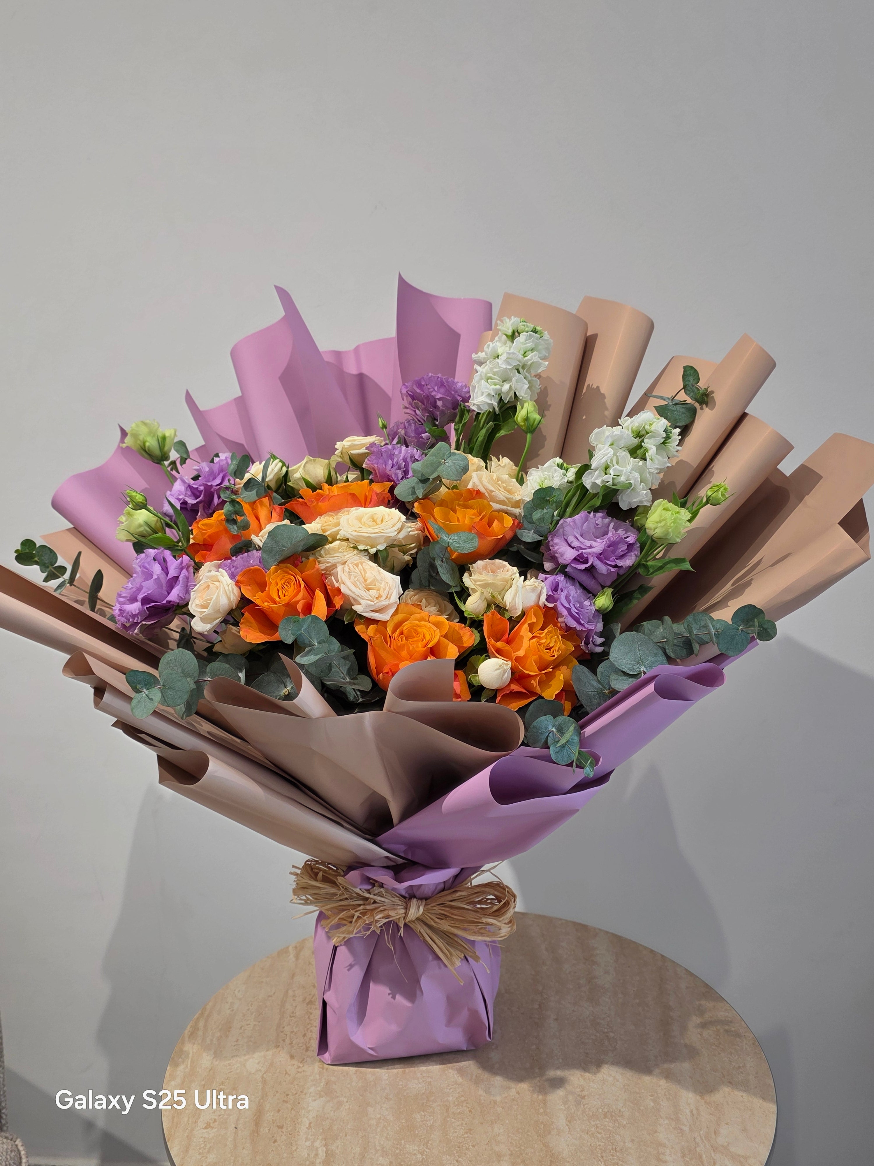 يمكن تغير لون الغلاف والورد