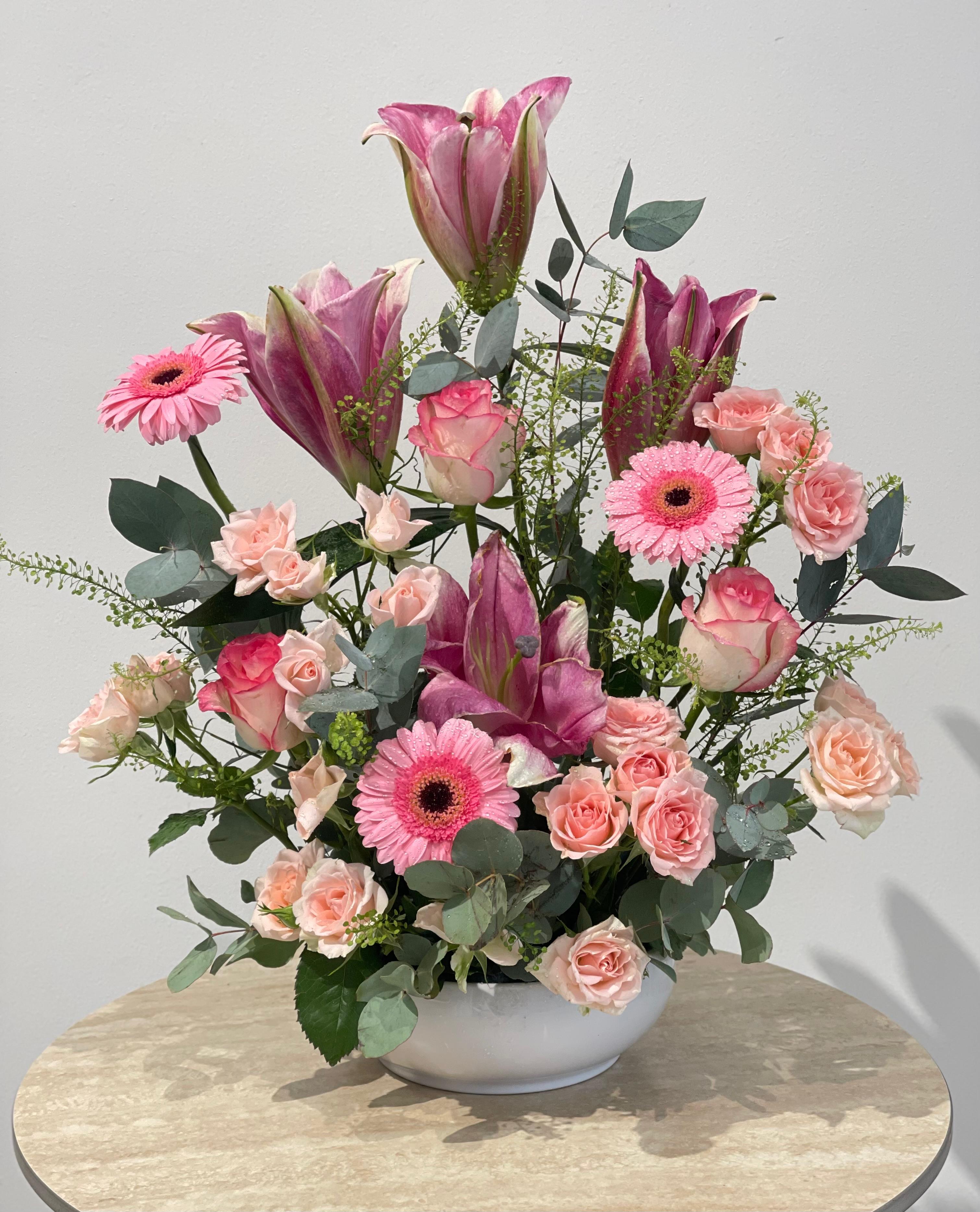 Blush Garden Vase – Gerbera & Roses