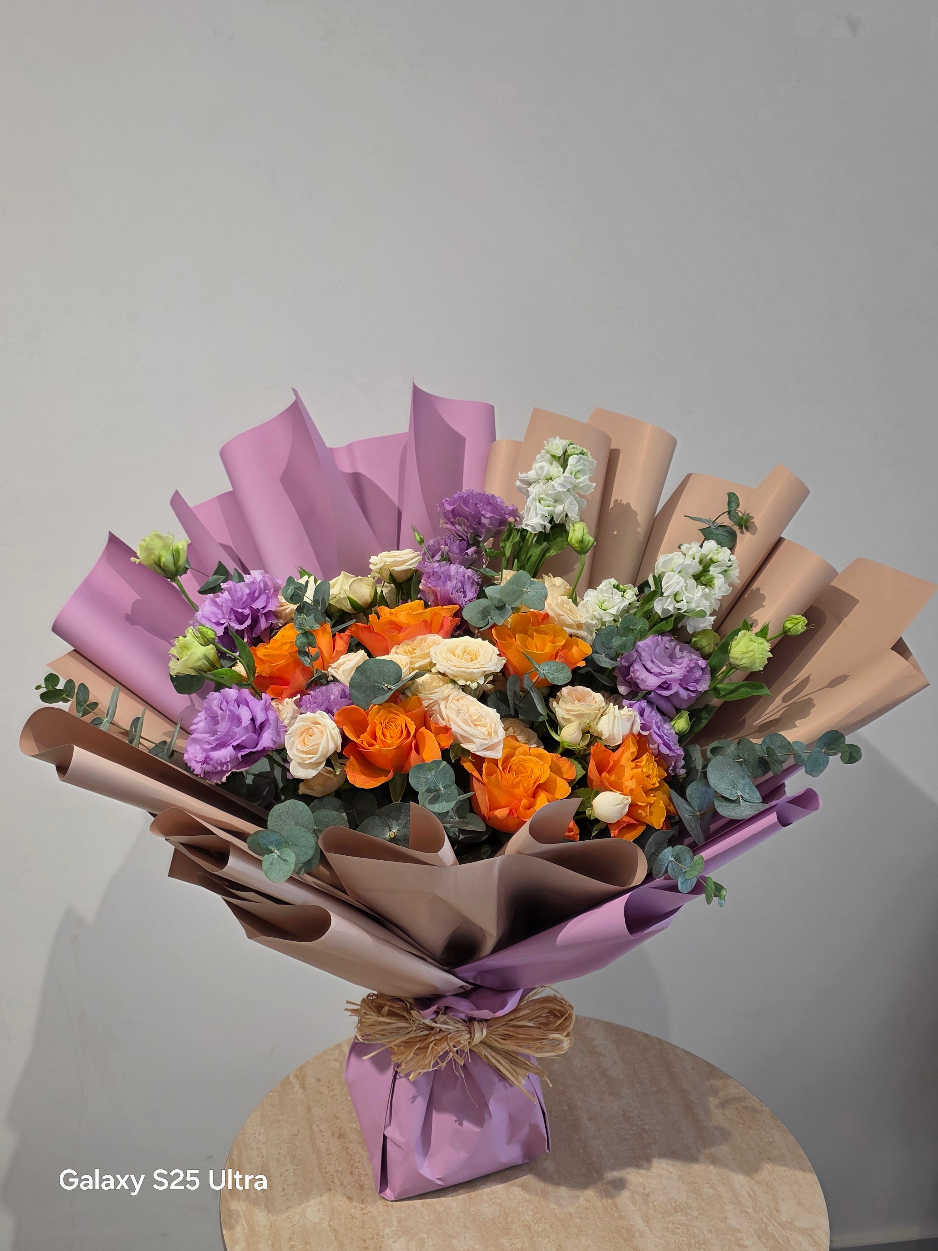 يمكن تغير لون الغلاف والورد